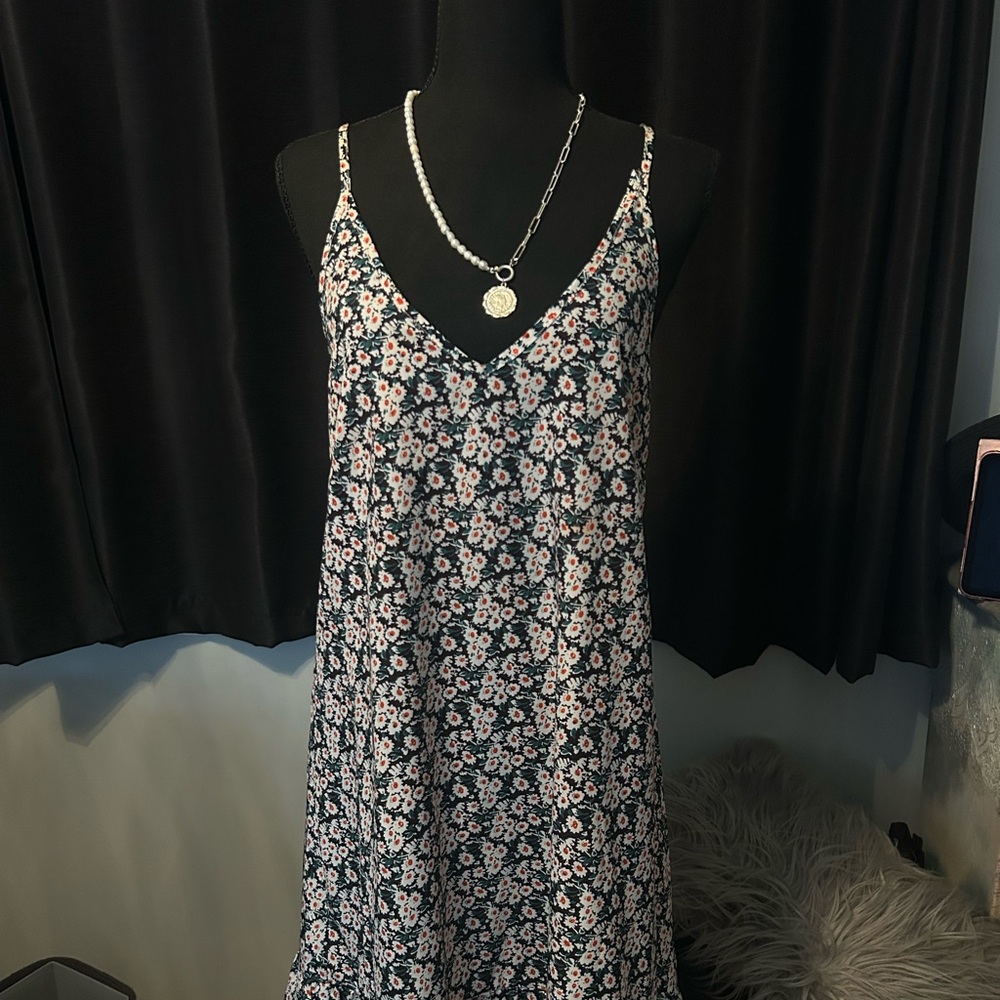 White & blue floral dress #floraldress